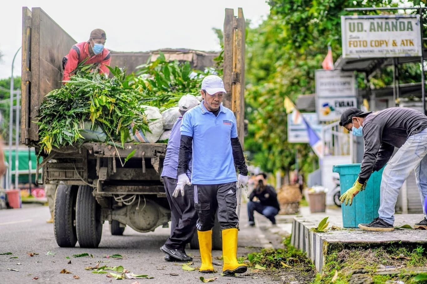 Bupati: Dompu Bersih, Indah dan Asri , Program Semesta Jumat Bersih Harus Terus Disosialisasikan