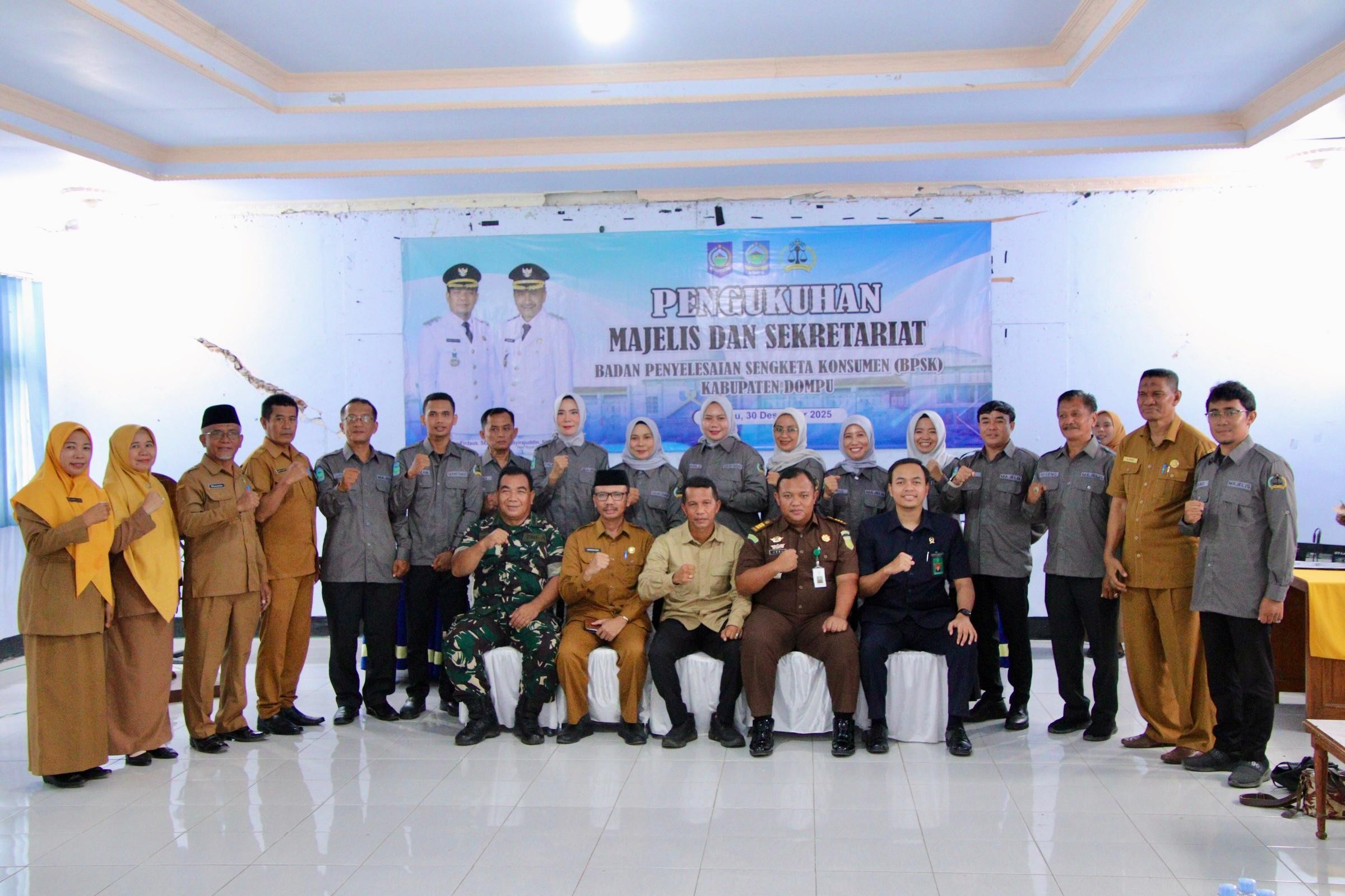 Pemerintah Kabupaten Dompu Kukuhkan BPSK Periode 2025–2030