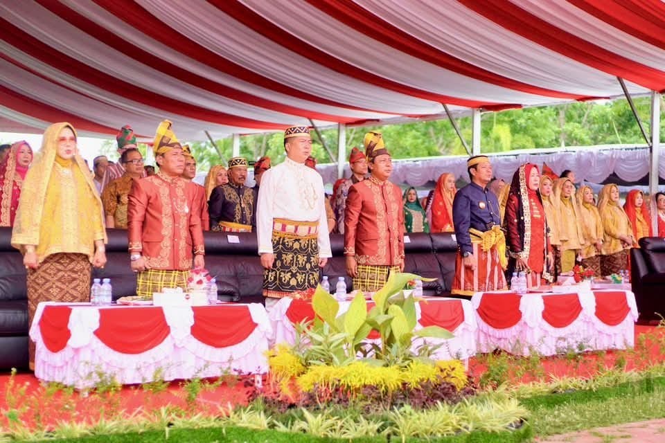 Bupati Dompu Hadiri Puncak Peringatan HUT Kabupaten Sumbawa Barat Ke-22 Tahun 2025